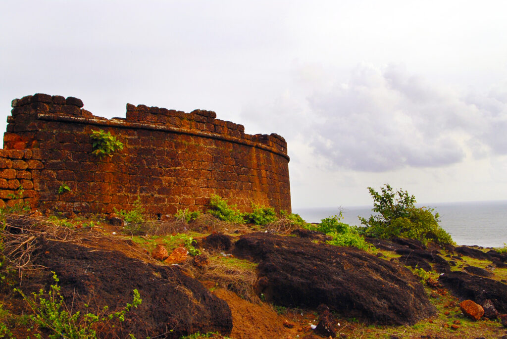 GOA THE  LOVELY TOURIST SPOT IN INDIA
CHAPORA FORT